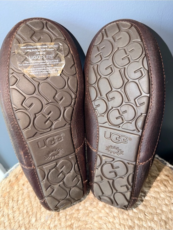 UGG Men’s Ascot Leather Slippers main image 4